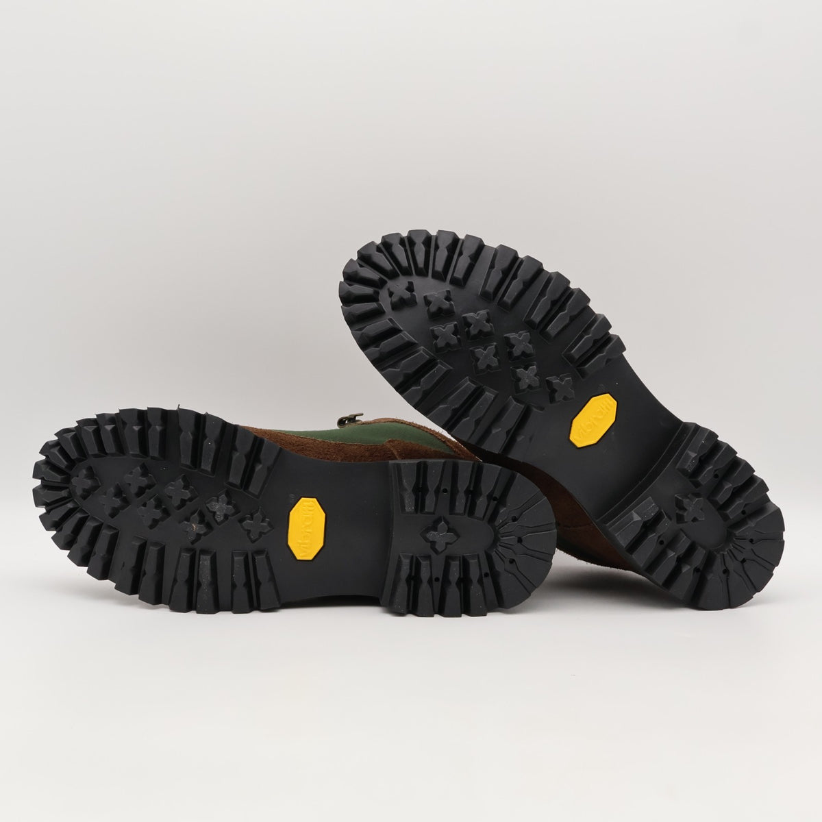 TB0A6EYDW01 the Apartment Timberland Vibram Mash GORE-TEX Brown (Men's)