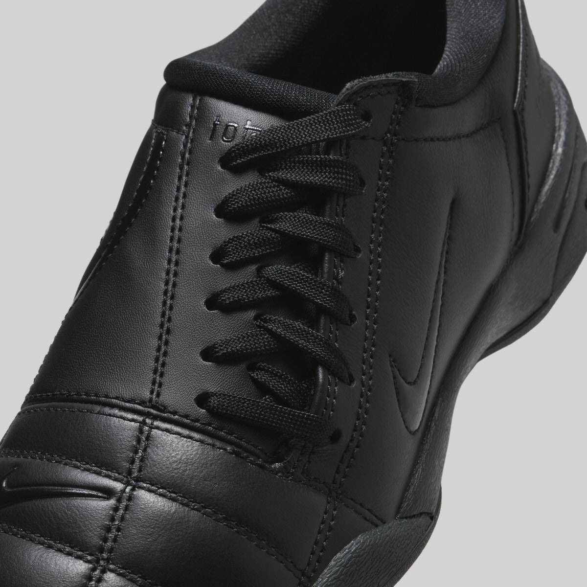 IM4841-010 Nike Total 90 3 Triple Black (Women's)