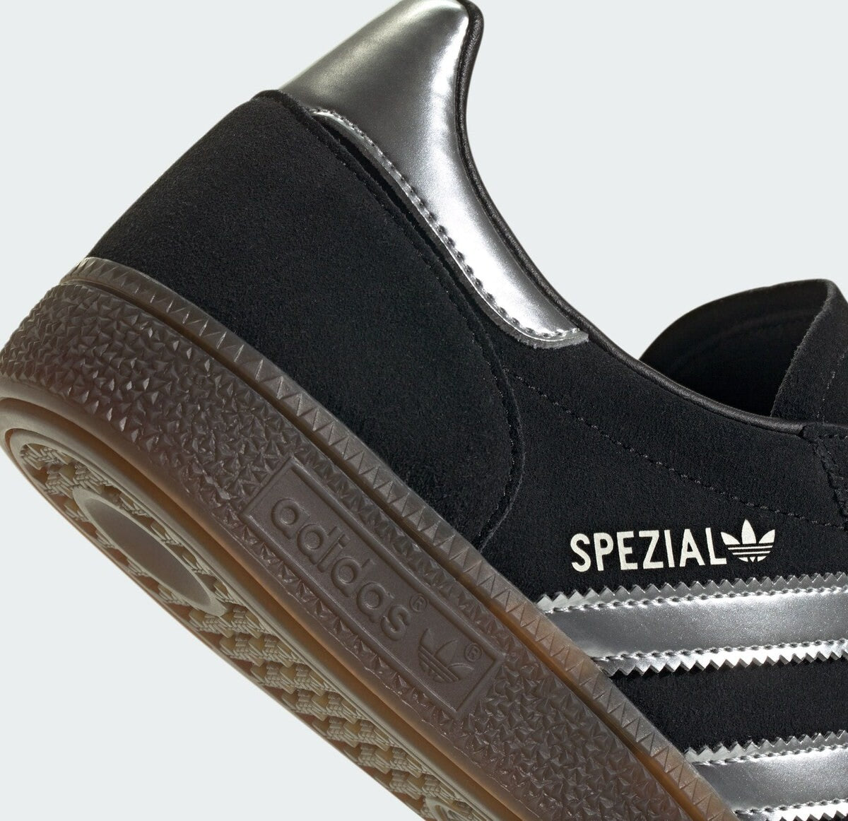 JP5356 adidas Originals Handball Spezial Core Black Silver Metallic Gum5 (Men's)