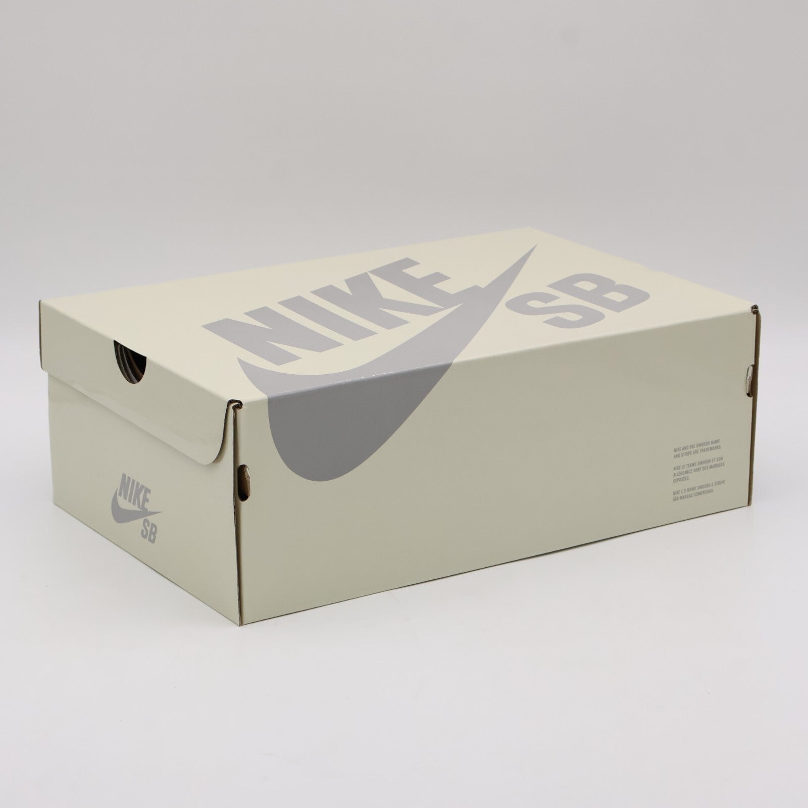 HM5837-100 ANTIHERO Ã Nike SB Dunk High QS White (Men's)