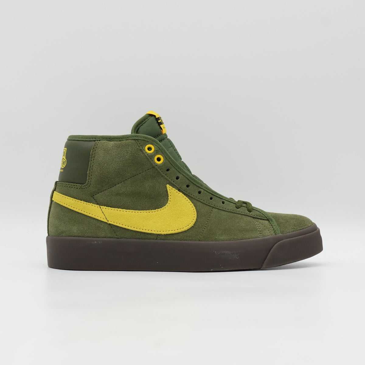 HM5838-300 ANTIHERO Ã Nike SB Zoom Blazer Mid QS Rough Green Amarillo (Men's)