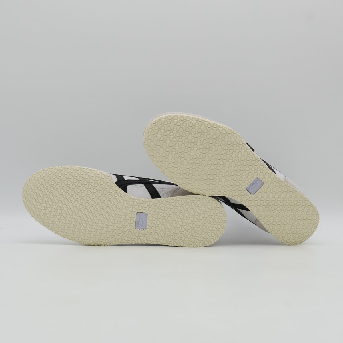 1183C197-100 Onitsuka Tiger SERRANO WHITE (Men's)