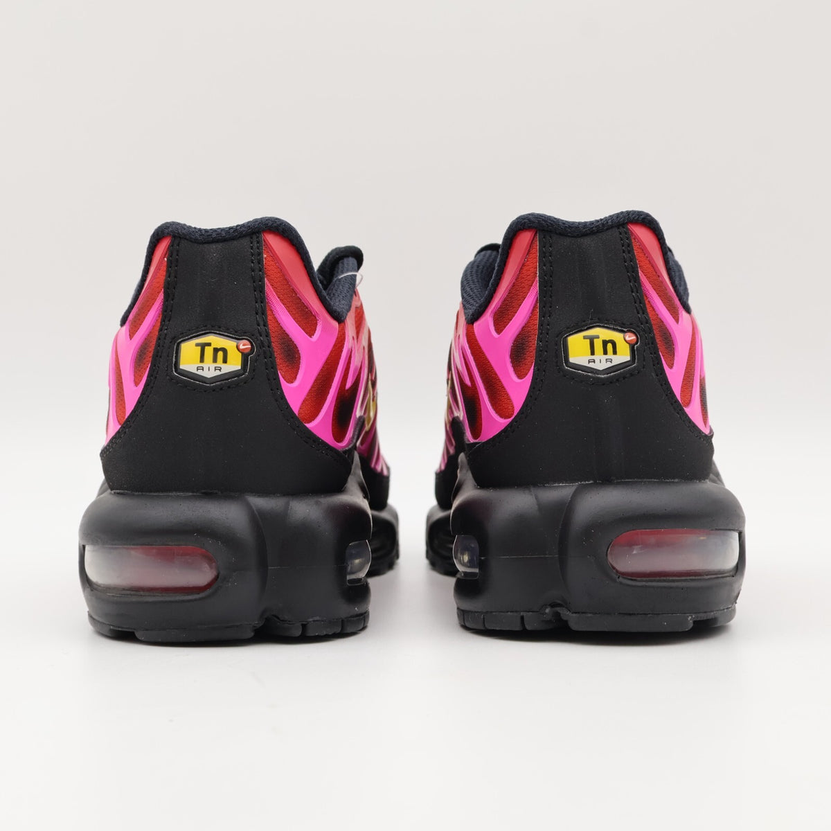 DA1472-600 Nike Air Max Plus TN Supreme University Red Black Fire Pink Maize