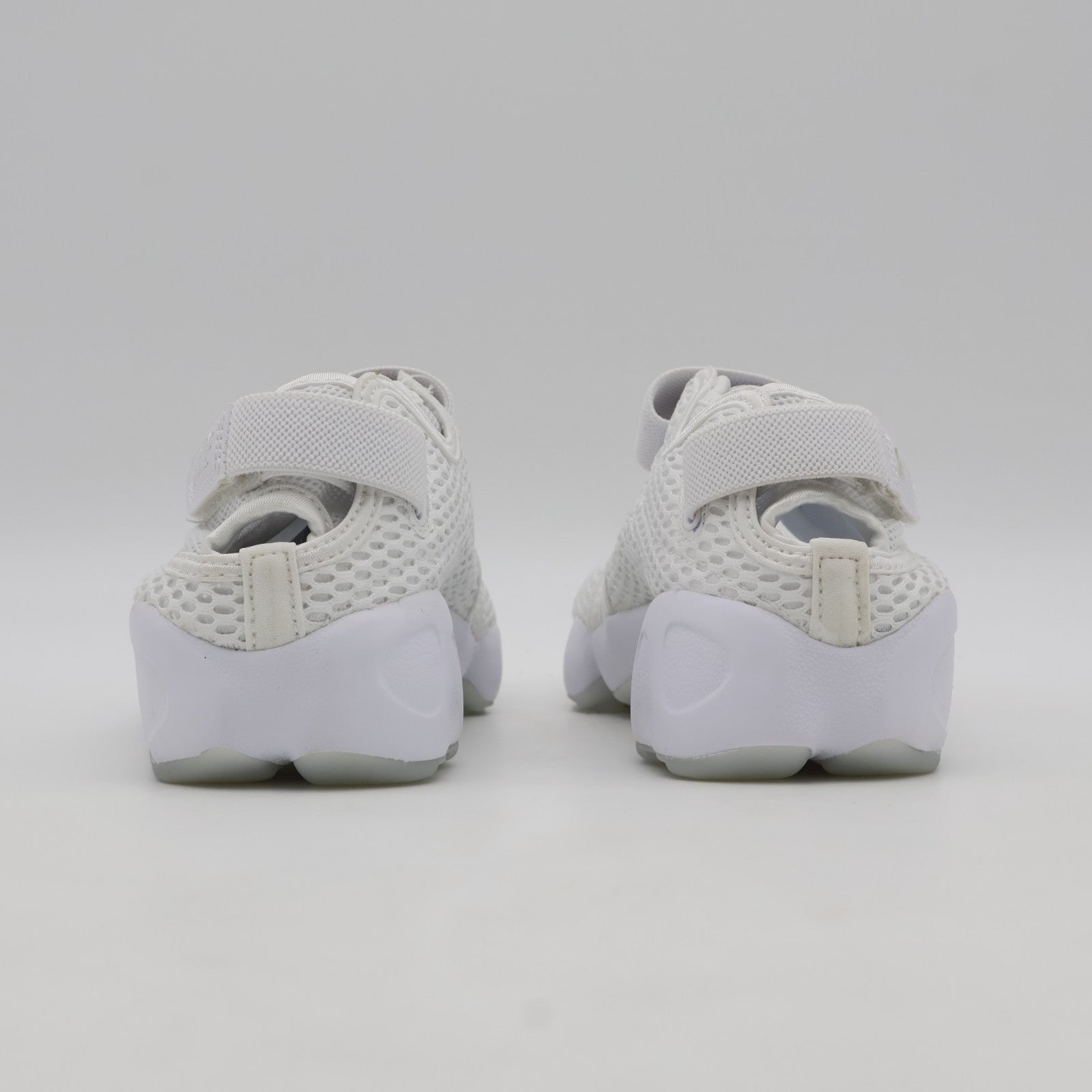 848386-100 Nike Air Rift Breathe "Pure Platinum" (Women's)