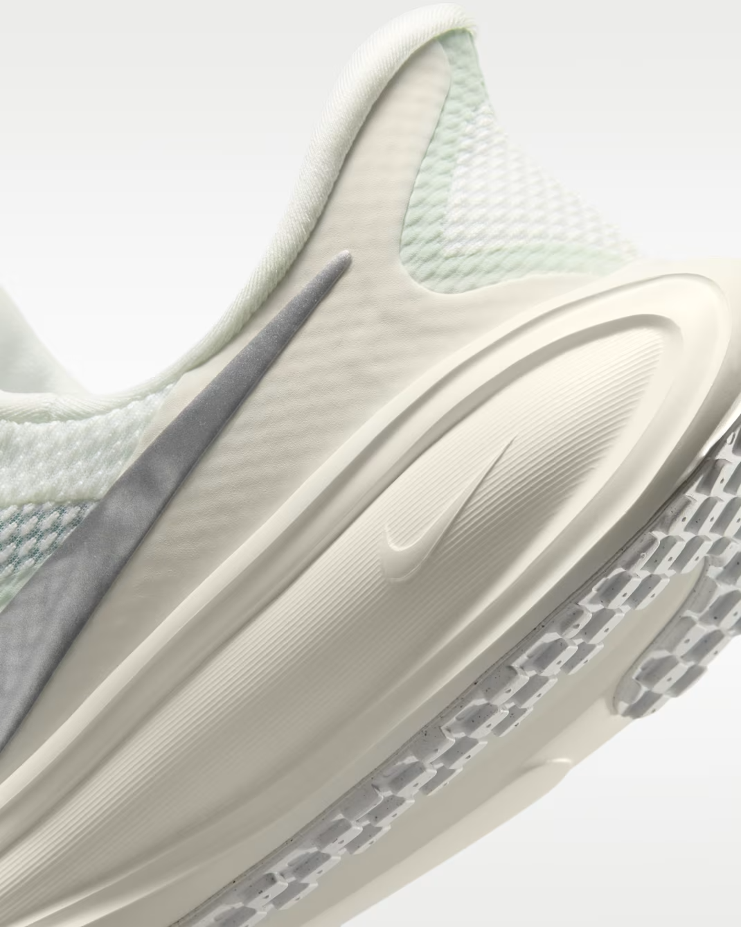 HQ2415-103 Nike Revolution 8 EasyOn Sail Barely Green (Women's)