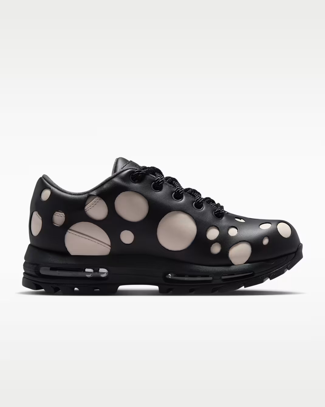 ir2174-100 NIKE AIR MAX GOADOME LOW QS (Men's)