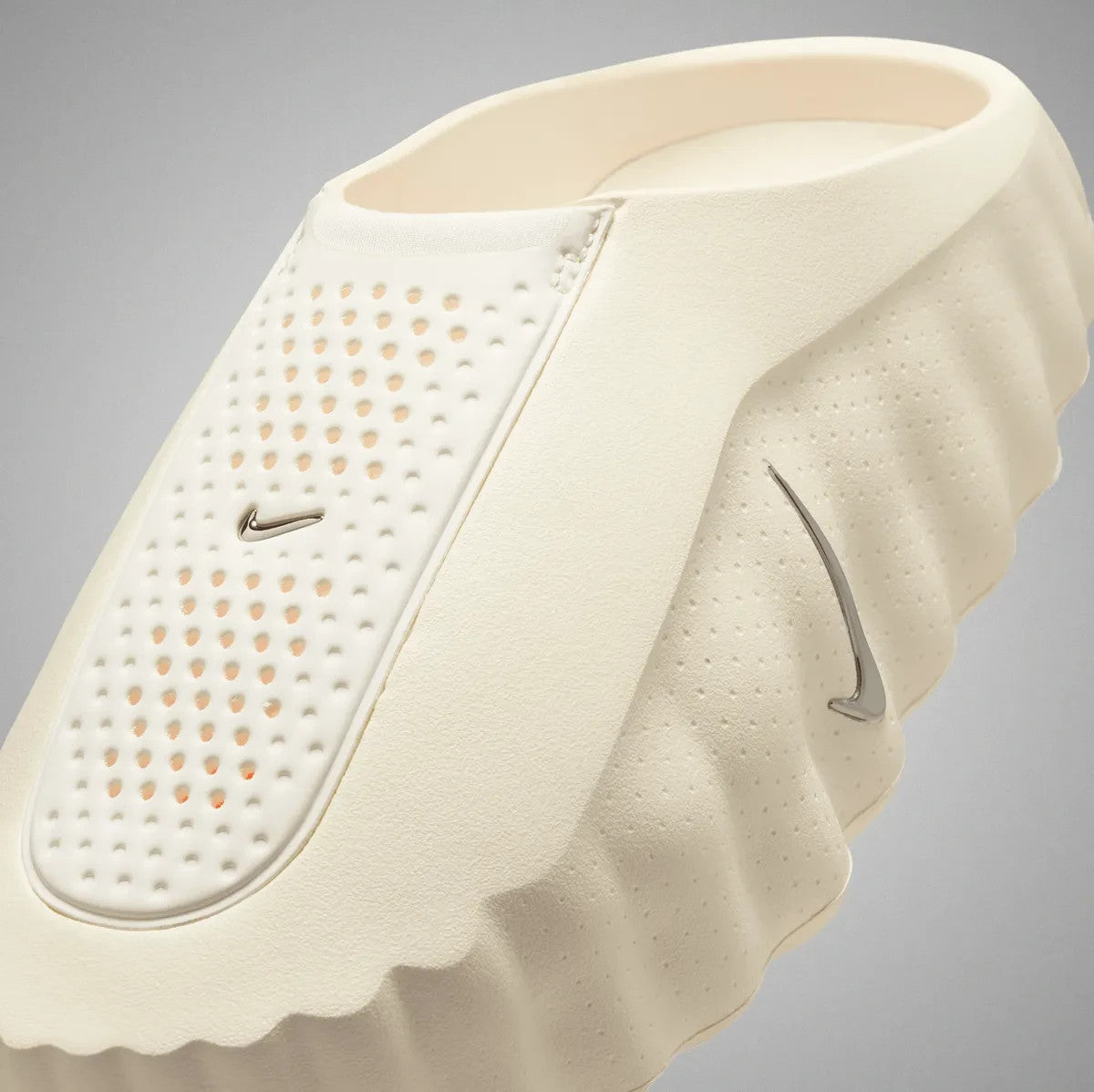 HQ4309-100 Nike Mind 001 Mules Sail (Women's)