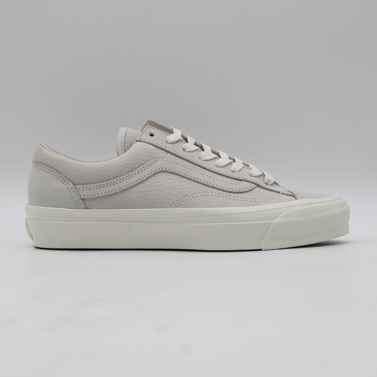 VN000D57WHT Vans Premium Old Skool 36 Le Marais White (Men's)