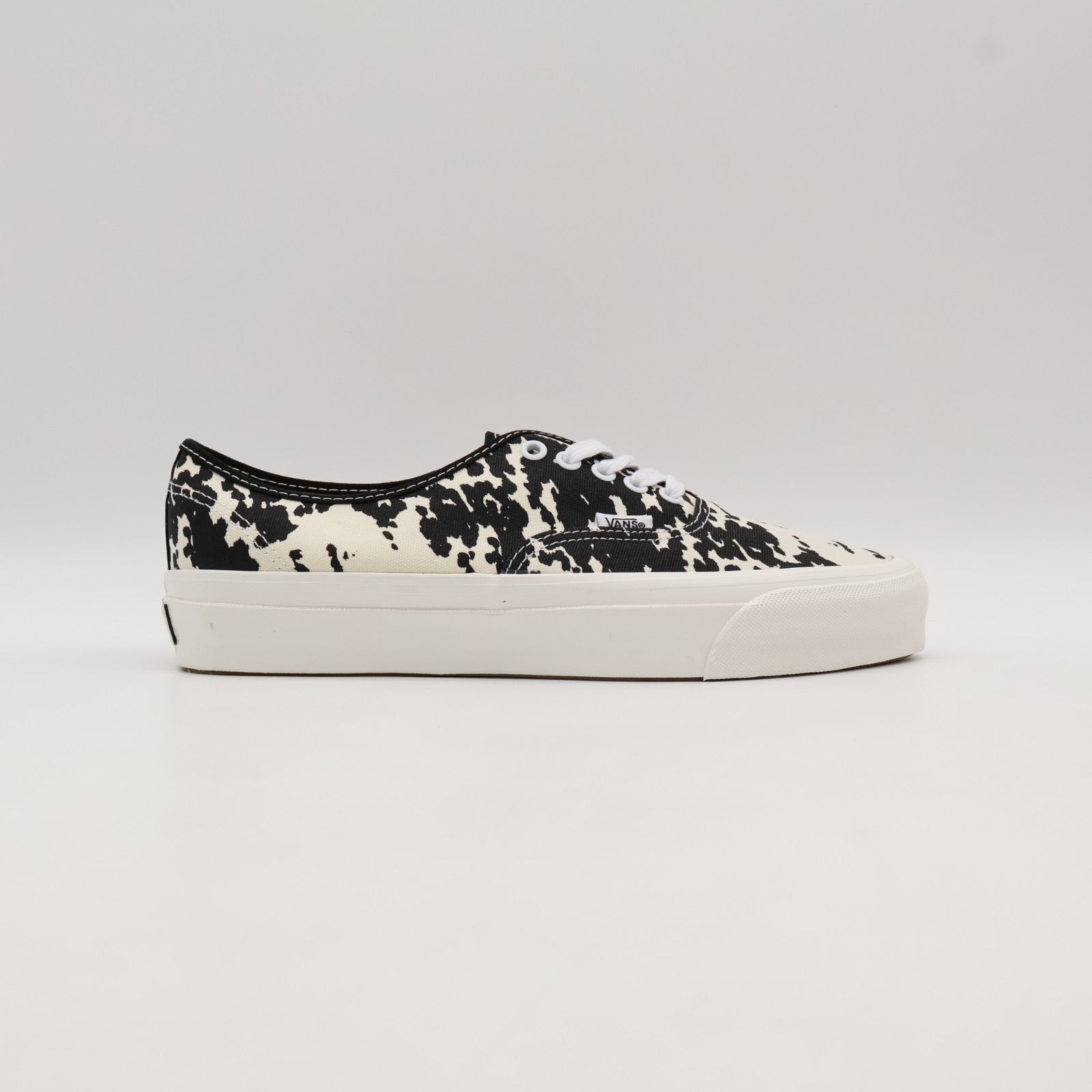 VN000EBNBPT Vans Premium Authentic 44 Black Marshmallow (Men's)