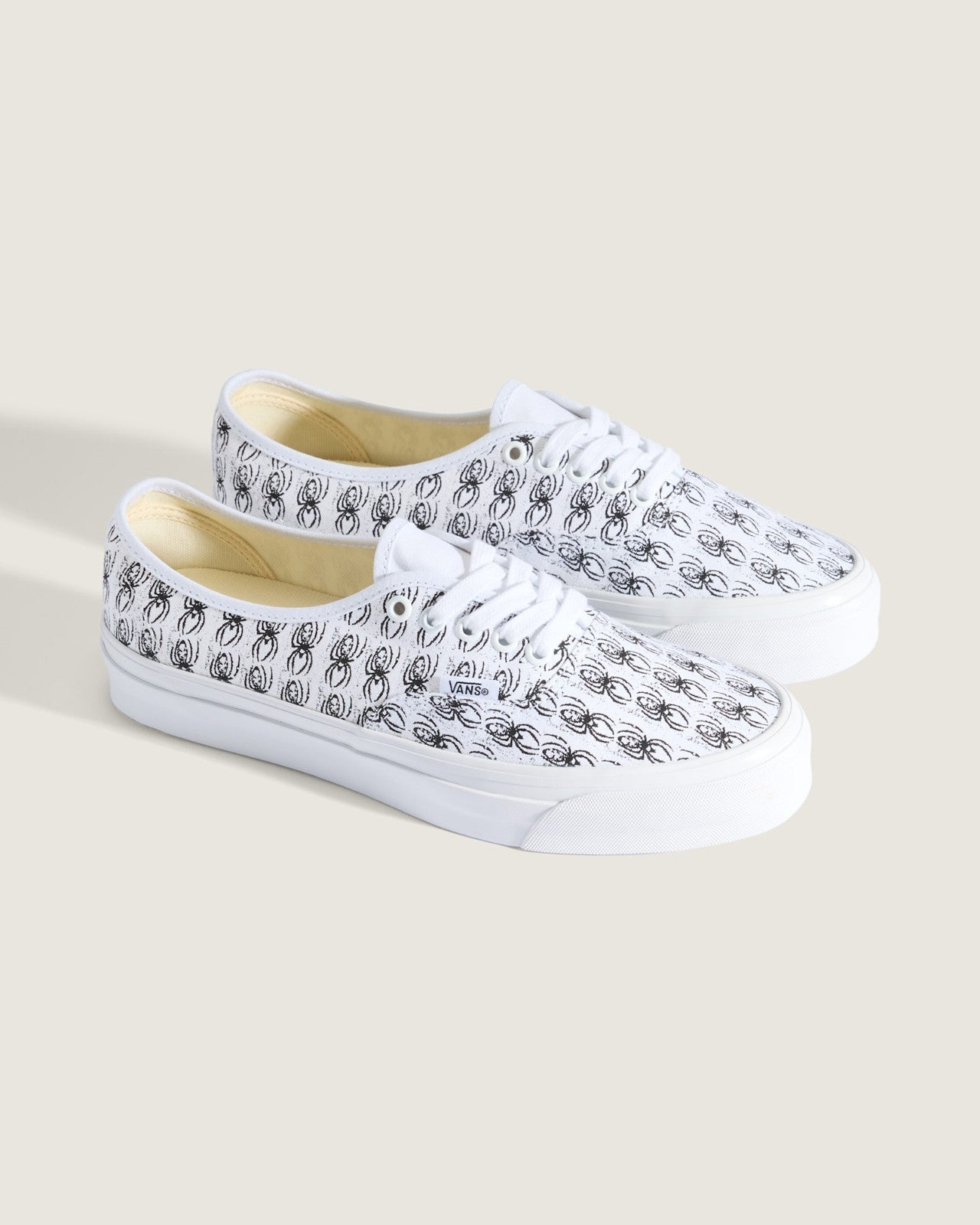 VN000EAKTWB VANS PREMIUM AUTHENTIC 44
