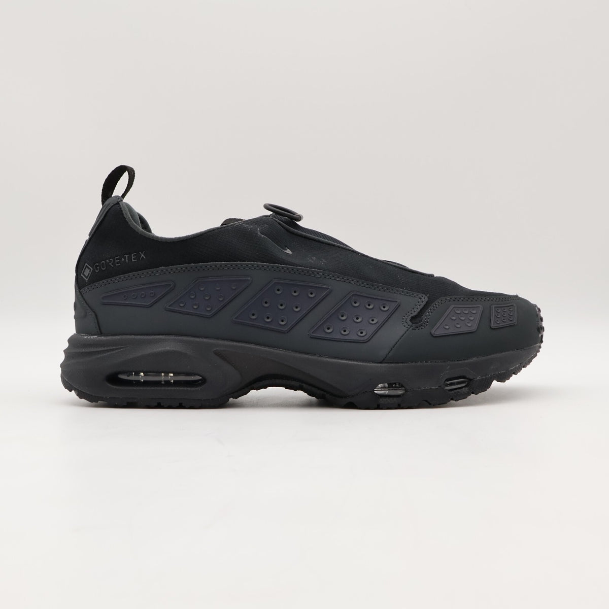 FZ4238-001 Nike Air Max SNDR GORE-TEX Black Dark Smoke Grey (Women's)