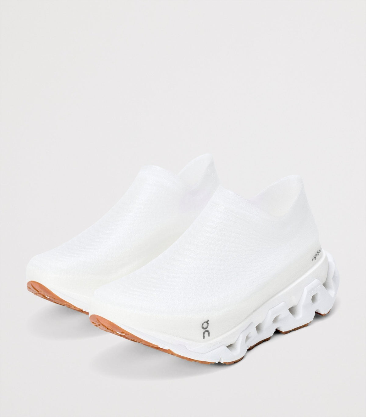 3UG10030069 LOEWE Ã On LightSpray Cloudmonster White (Men's)