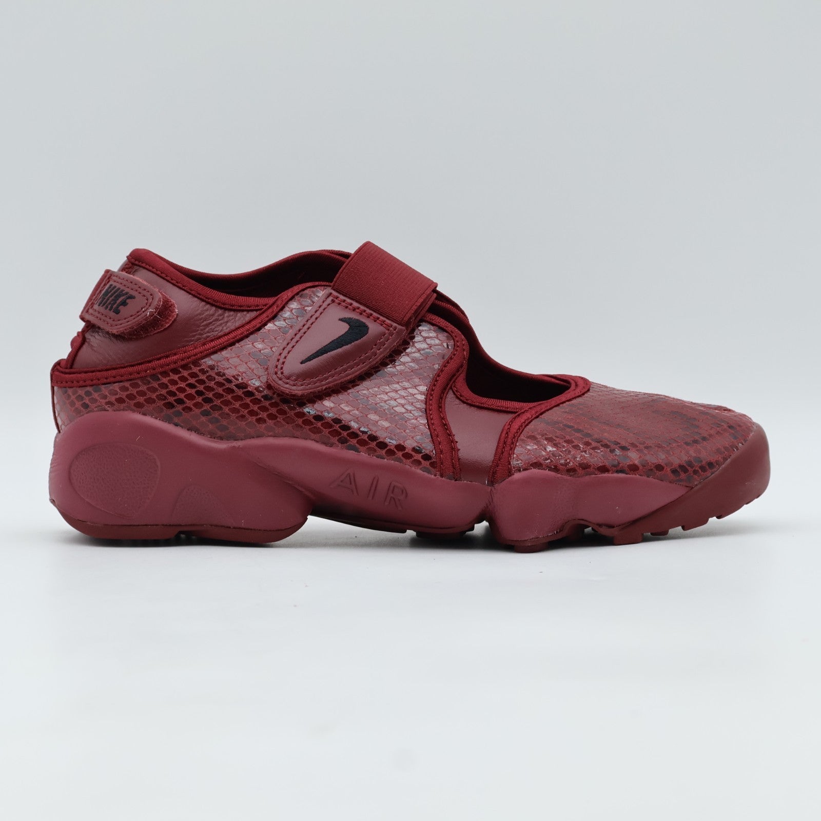 IM5739-600 Nike Air Rift Team Red (Women's)