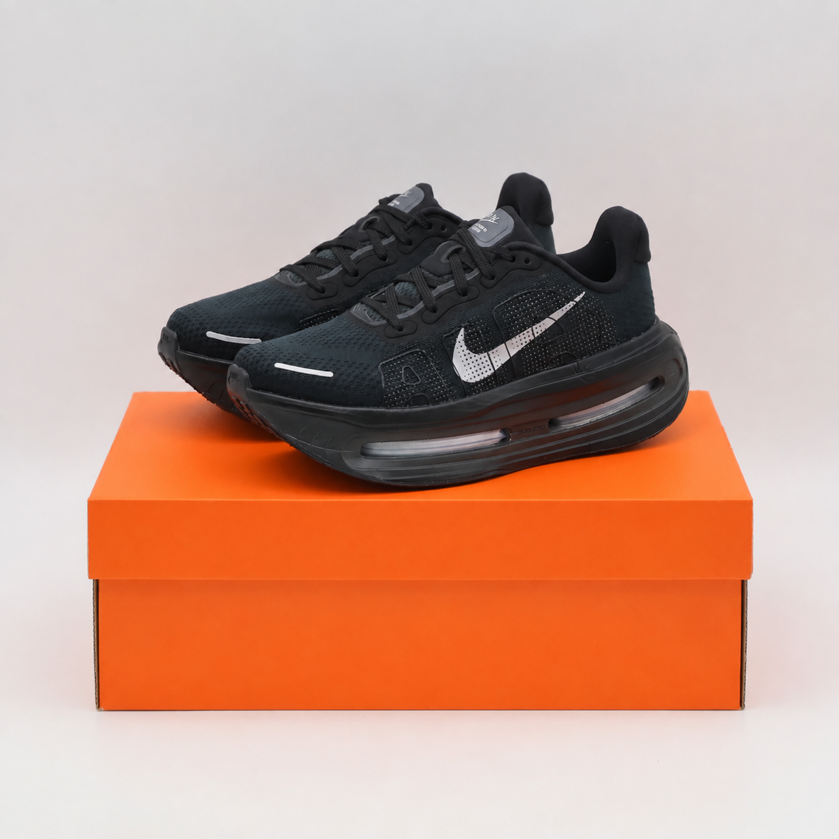 HM5973-005 Nike Vomero Premium "Black/Off Noir" (Women's)