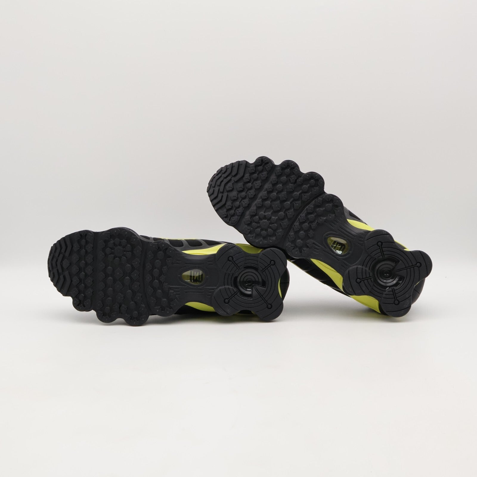 CN0151-002 Nike Shox TL Black Dynamic Yellow Metallic Silver (Men's)