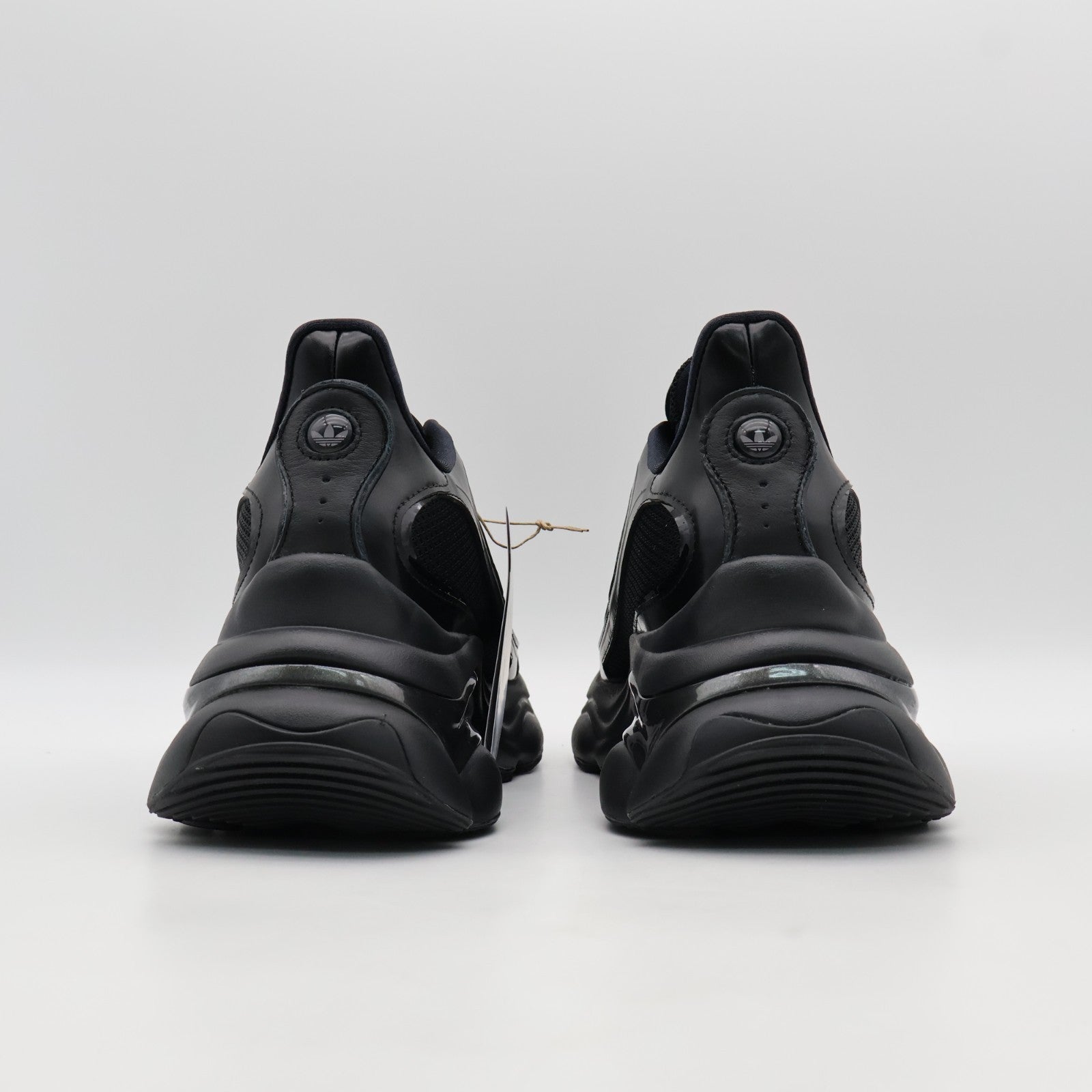 JS2468 adidas Originals Ozvenuz Core Black Charcoal Core White (Women's)