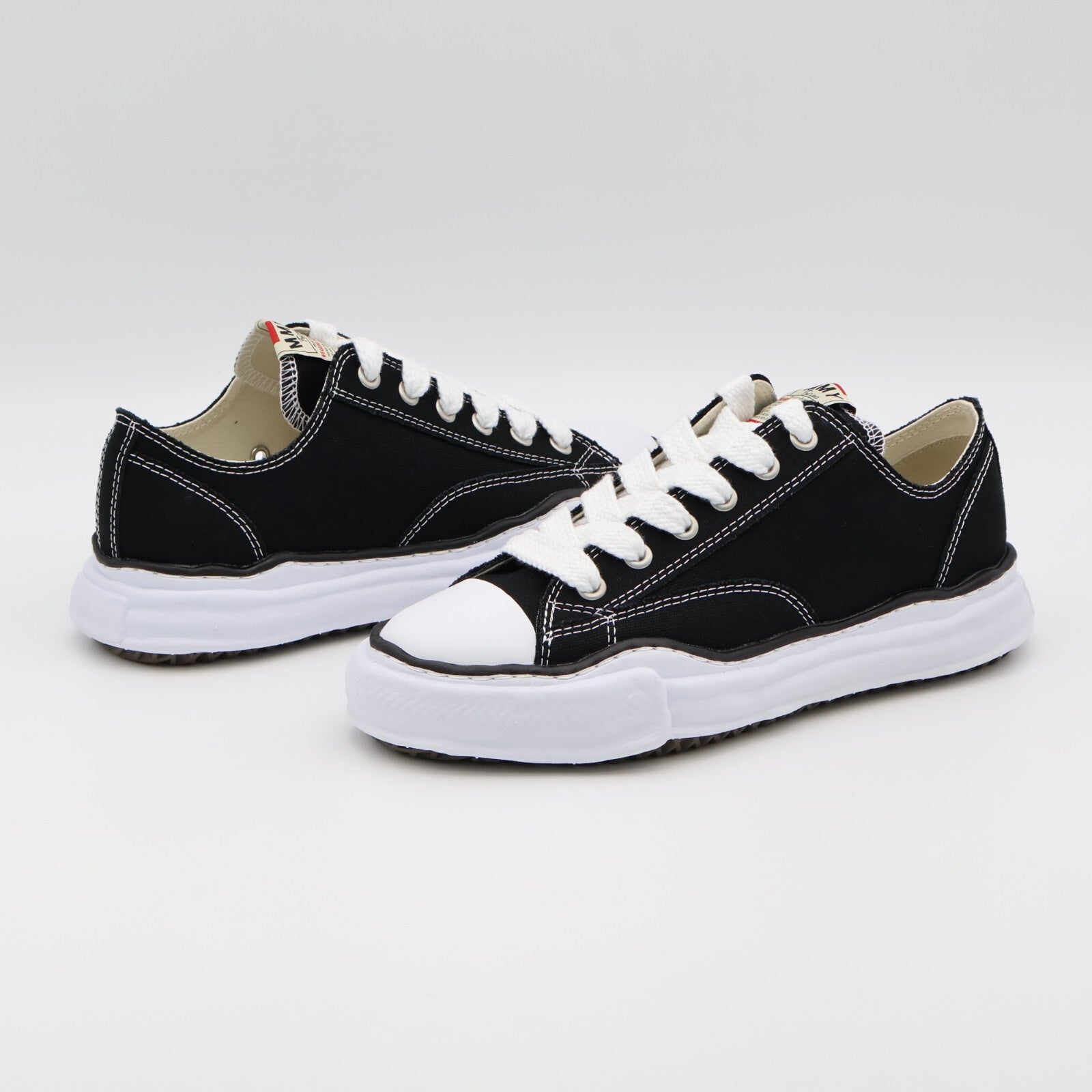 A01FW702-BLACK Maison MIHARA YASUHIRO PETERSON OG Sole Canvas Low Cut (Menâs)
