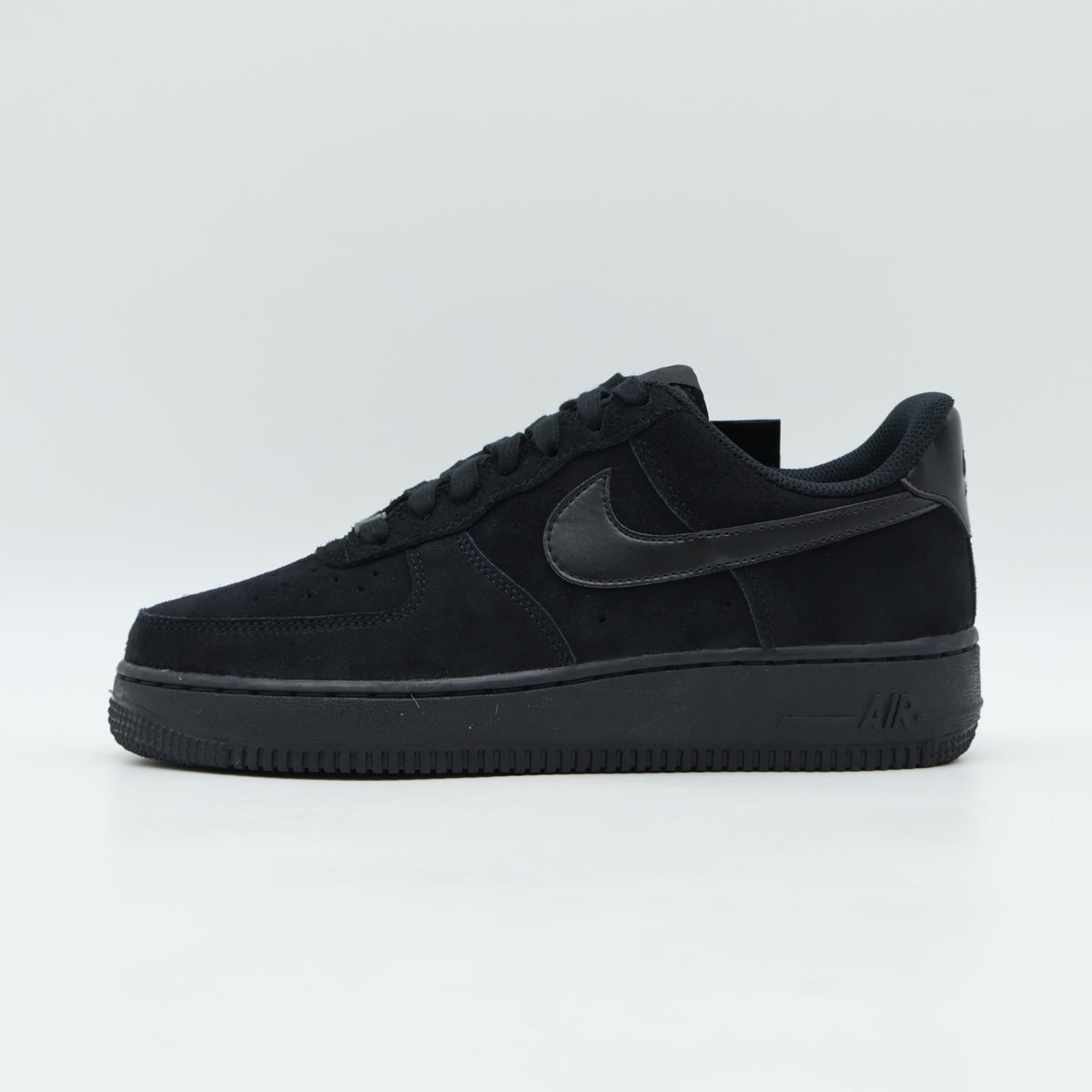 IO4833-004 Nike Air Force 1 '07 Black (Women's)