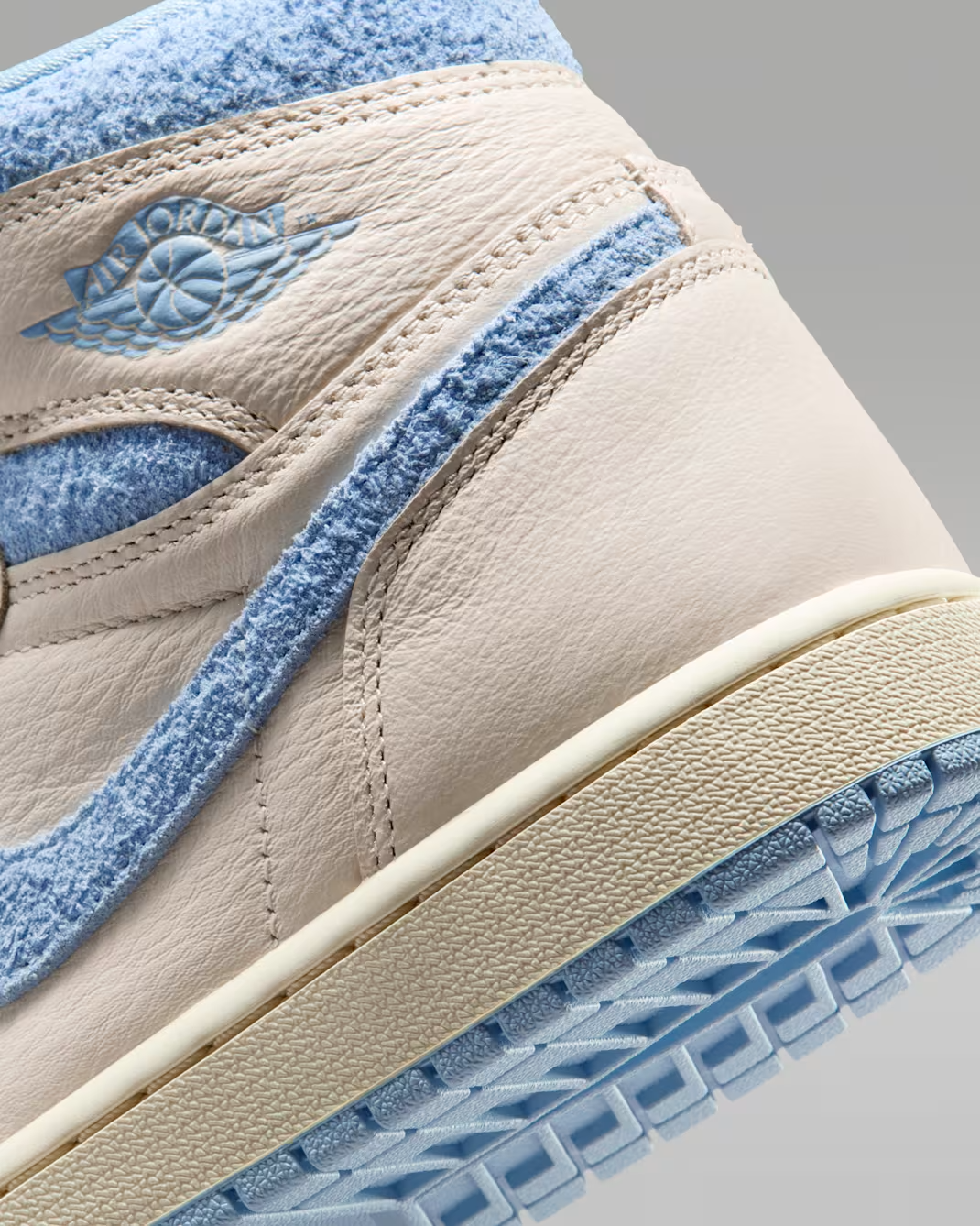 FD2596-102 Nike Air Jordan 1 High OG Psychic Blue Pale Ivory (Women's)