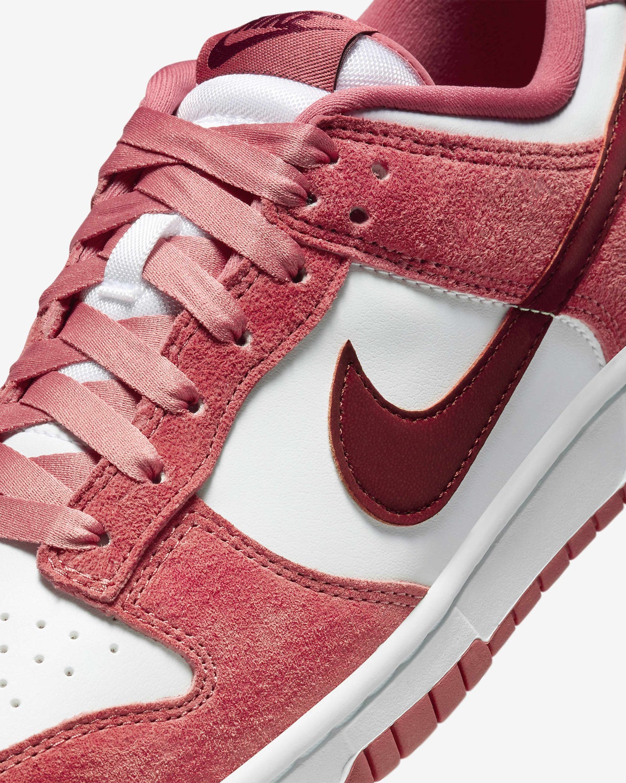 FQ7056-100 Nike Dunk Low Valentineâs Day (Women's)