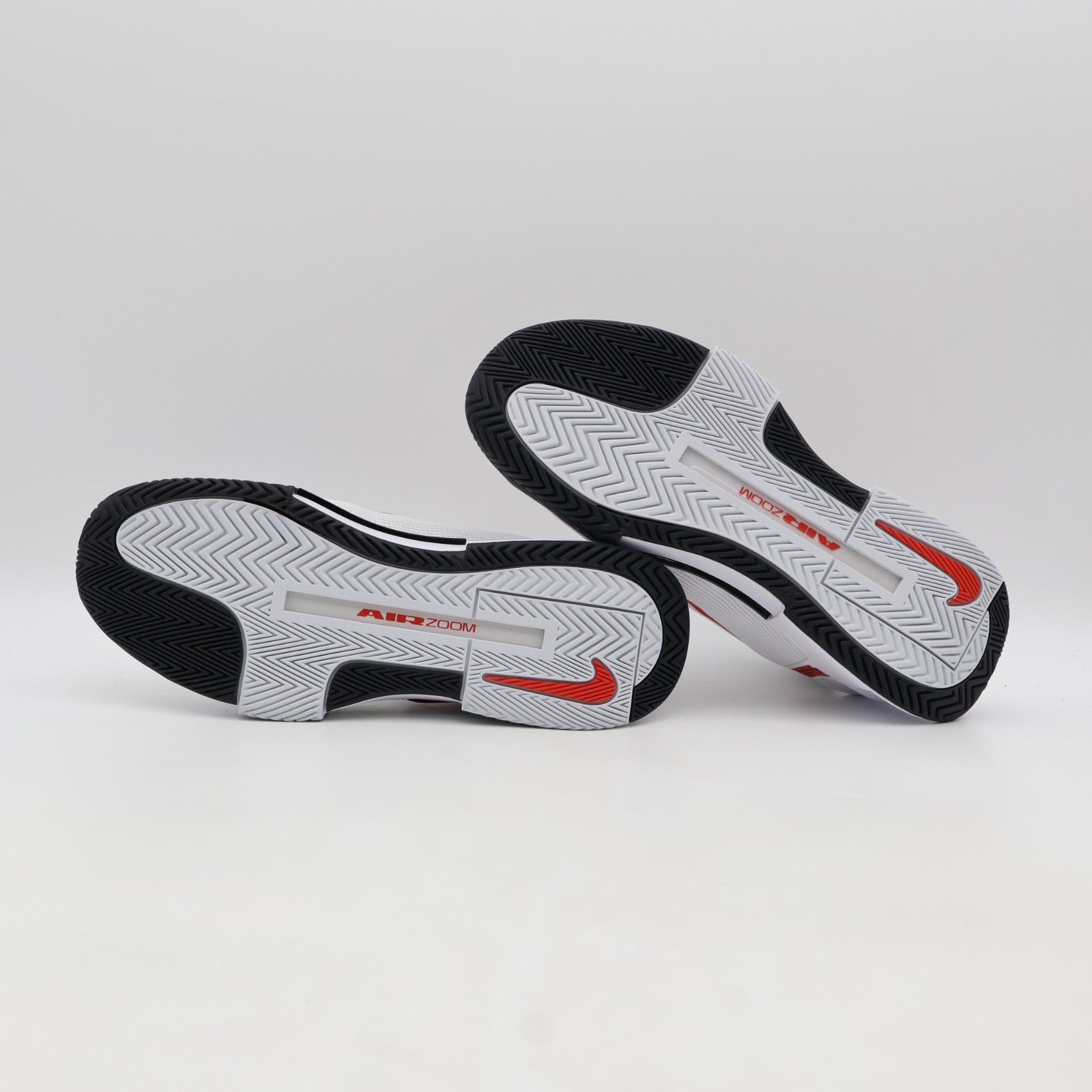 IQ5180-109 Nike GP Challenge 1.5 Hard Court Tennis Shoes White (Men's)