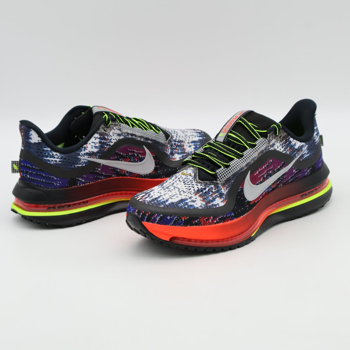 IM6778-902 Nike Pegasus PRM Multi Pixel (Men's)