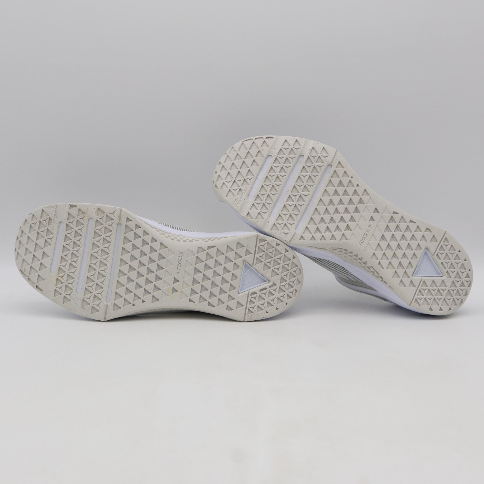 HQ2620-100 Nike Metcon 10 White Platinum Tint Wolf Grey Metallic Silver (Women's