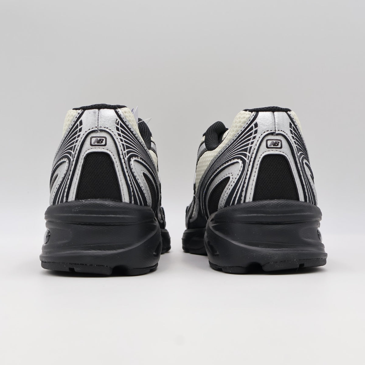 U7407XT New Balance 740 Black/Angora/Silver Metallic (Men's)