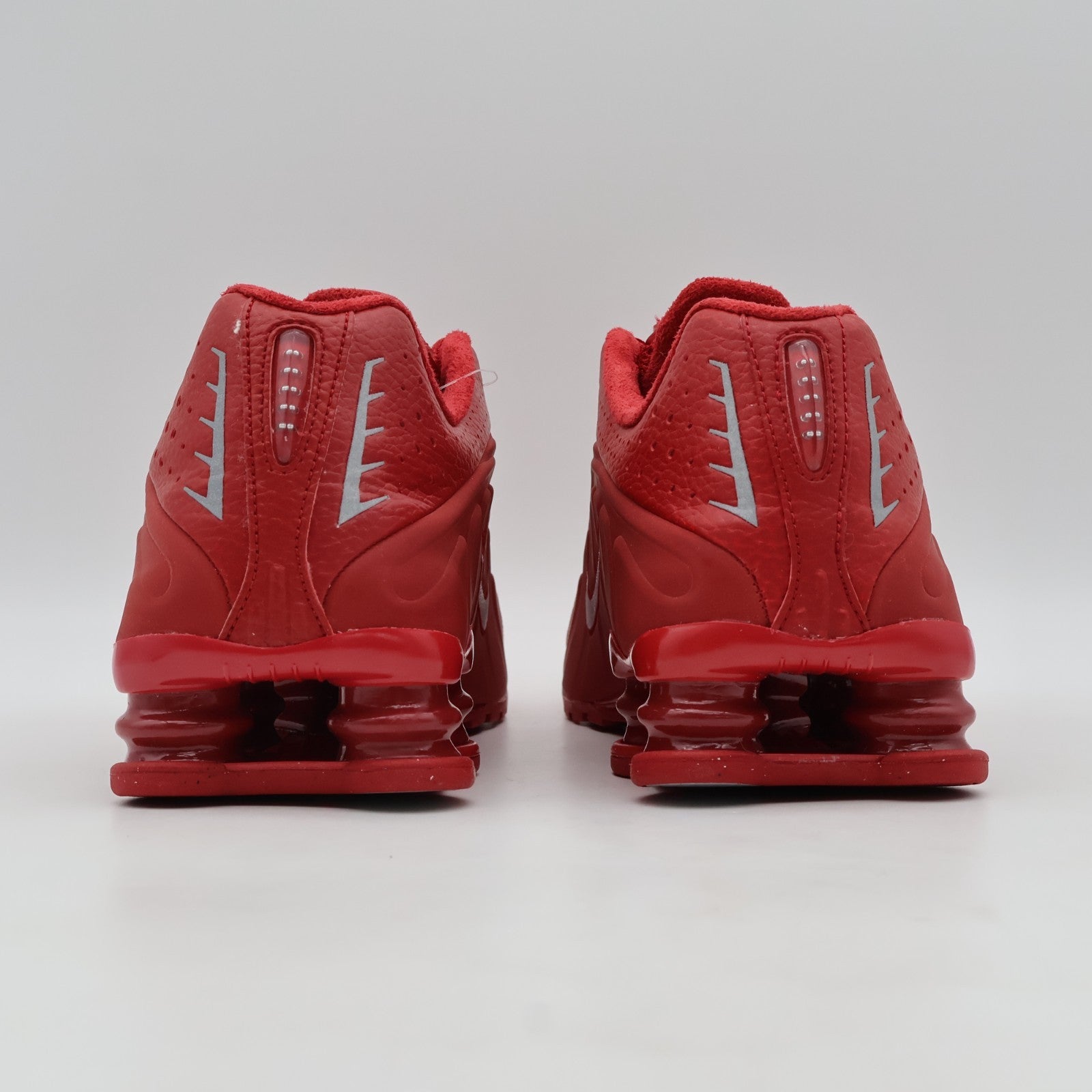 IQ0608-687 Nike Shox R4 Gym Red Metallic Silver (Men's)