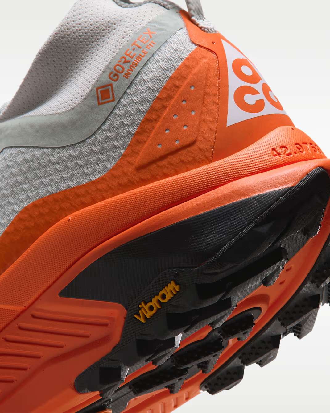 IO7932-001 Nike ACG Zegama Trail GORE-TEX "Light Silver/Safety Orange" (Men's)