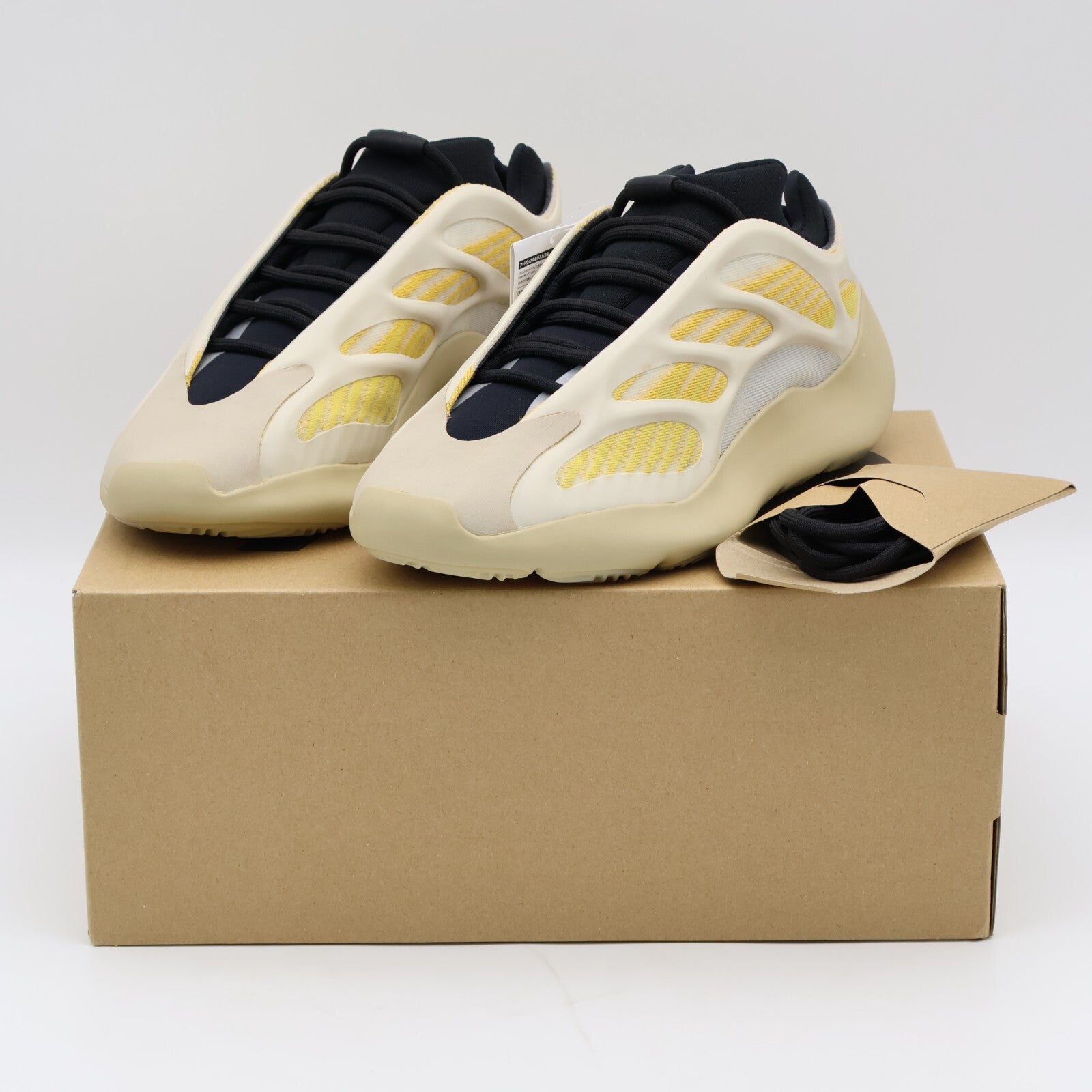 G54853 Adidas Yeezy Boost 700 V3 SAFFLOWER Yellow Cream White Sail Ivory Beige