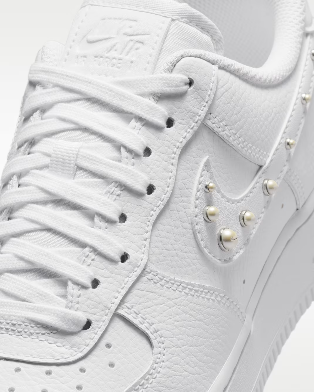 IU7557-100 Nike Women's Air Force 1 Low Pearl Swoosh (Women's)