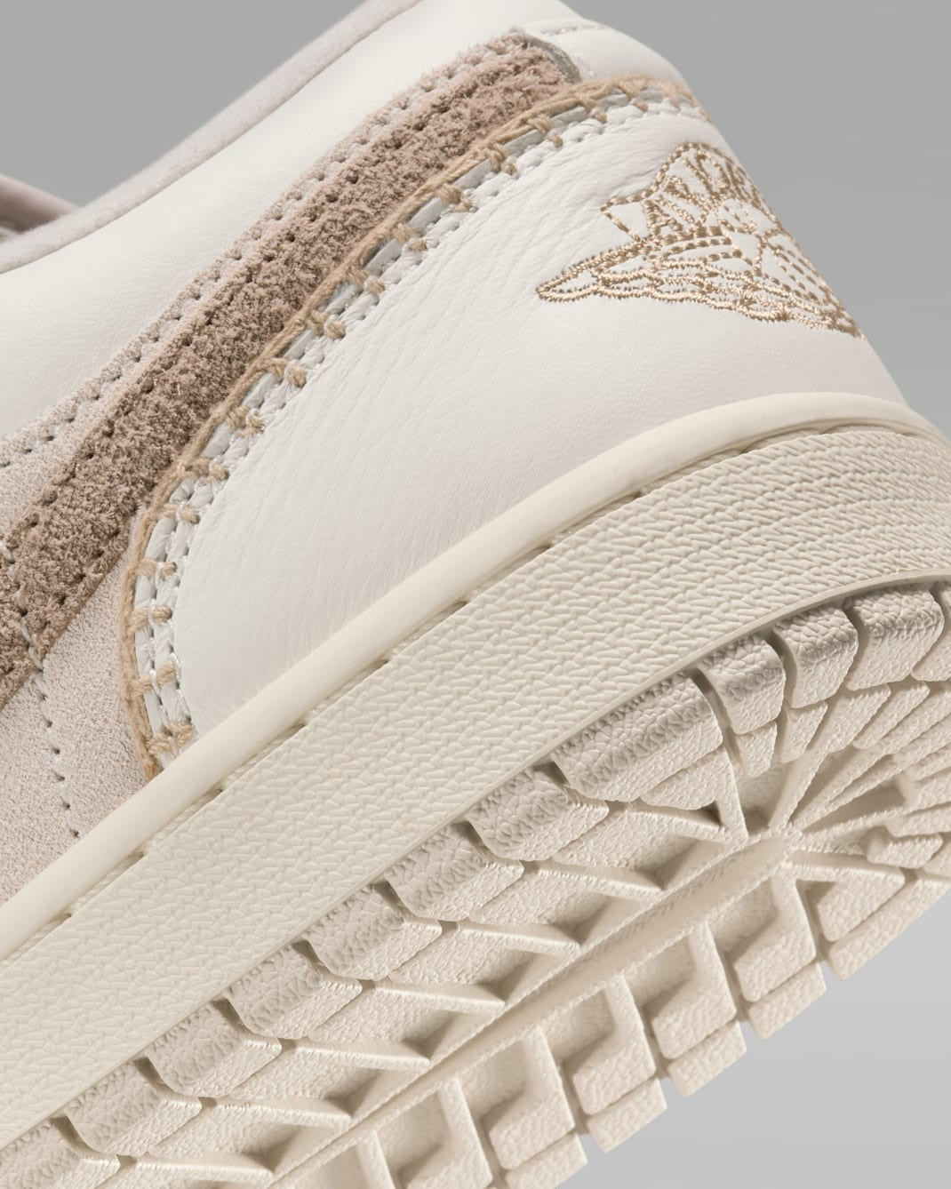 HV4268-120 Nike Air Jordan 1 Low Hemp ( Women's )