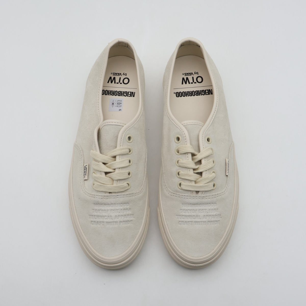 VN000XVJ7VJ NEIGHBORHOOD Ã OTW by Vans Authentic 44 "Natural" (Men's)