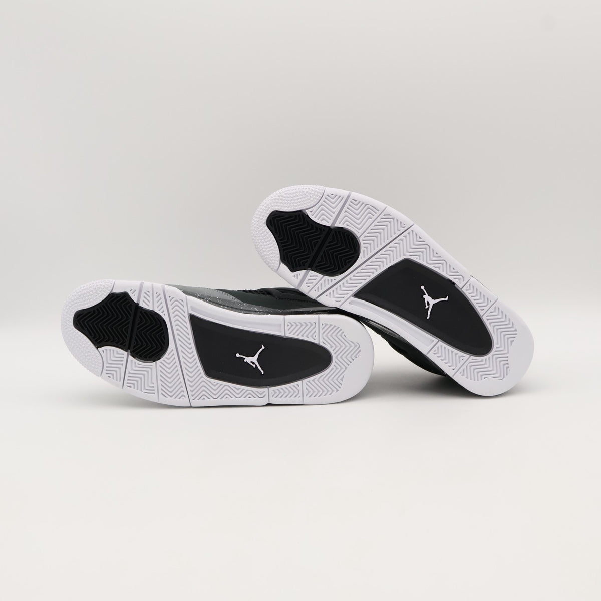 FQ8138-002 Nike Air Jordan 4 Retro Fear (Men's)