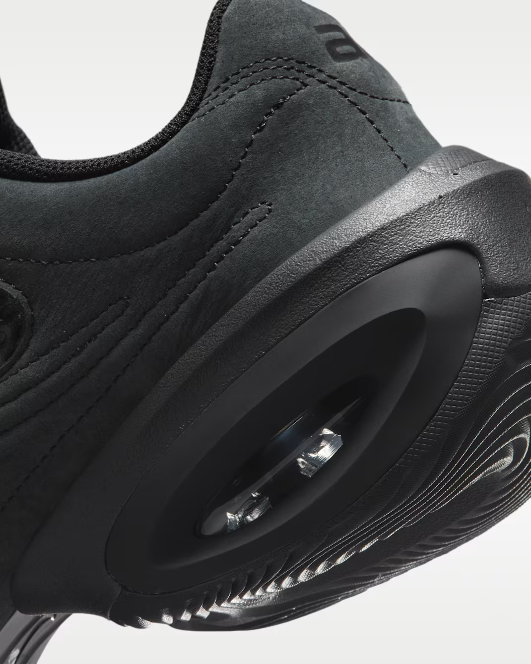 IR0145-001Â  Nike Air Max Muse SE Black/Metallic Silver (Women's)