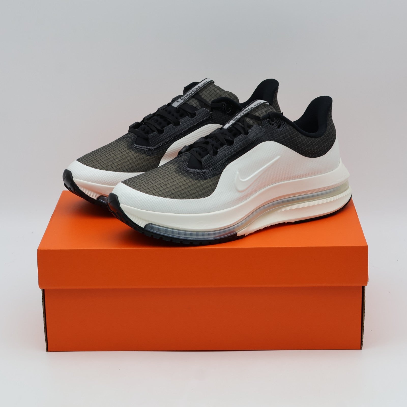IR2166-001 Nike Pegasus Premium "Black/Sail" (Men's)