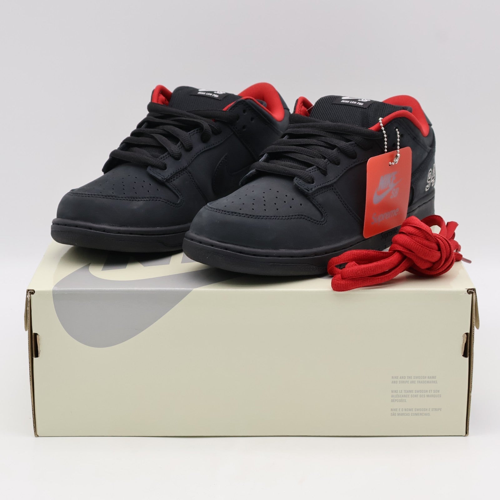 HQ8487-001 Supreme Nike SB Dunk Low Black (25FW Week2) (Men's)