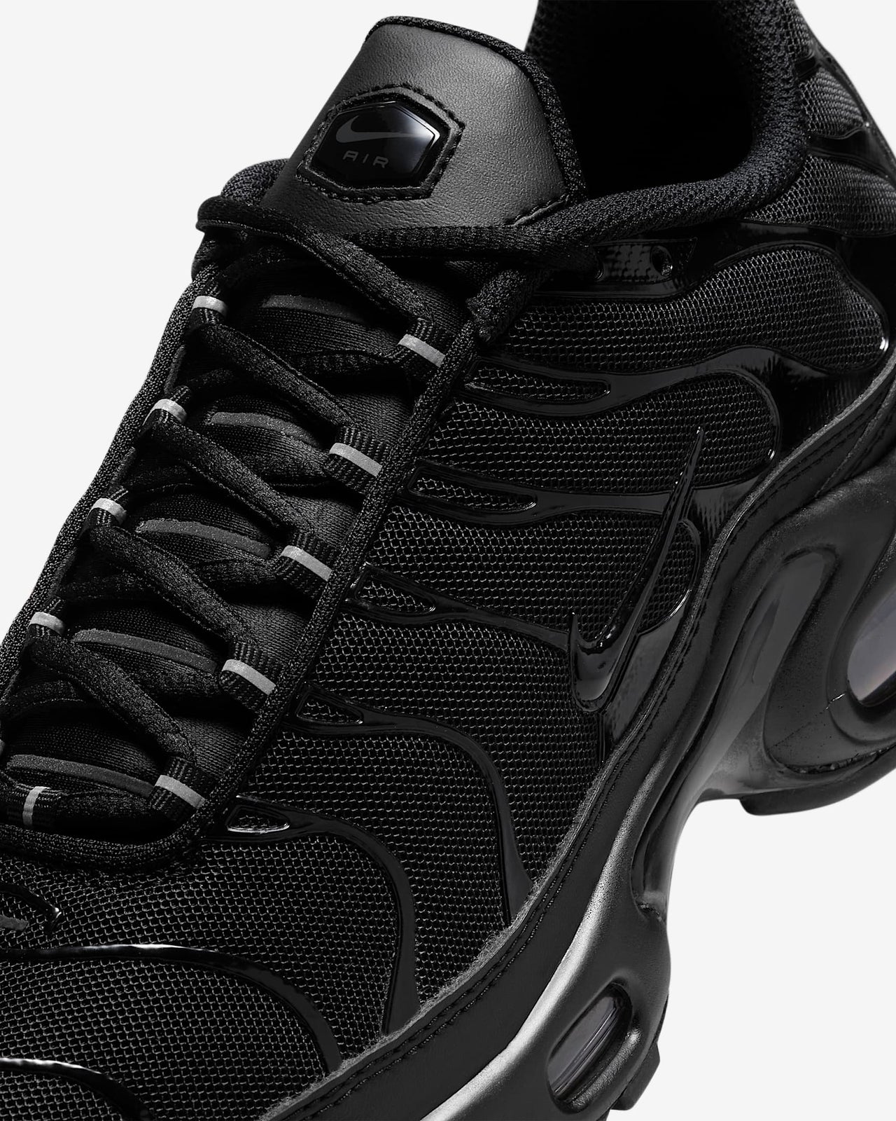 DM2362-002 Nike Women's Air Max Plus Triple Black (Women's)