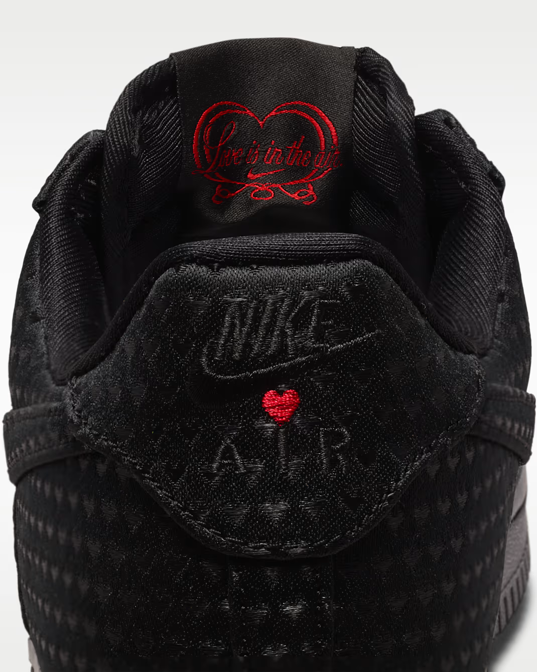 IB6836-001 Nike Air Force 1 Low Retro Valentineâs Day 2026 Black (Men's)