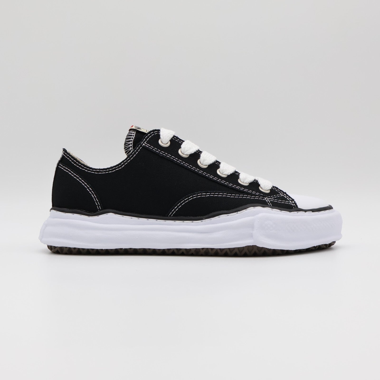 A01FW702-BLACK Maison MIHARA YASUHIRO PETERSON OG Sole Canvas Low Cut (Menâs)