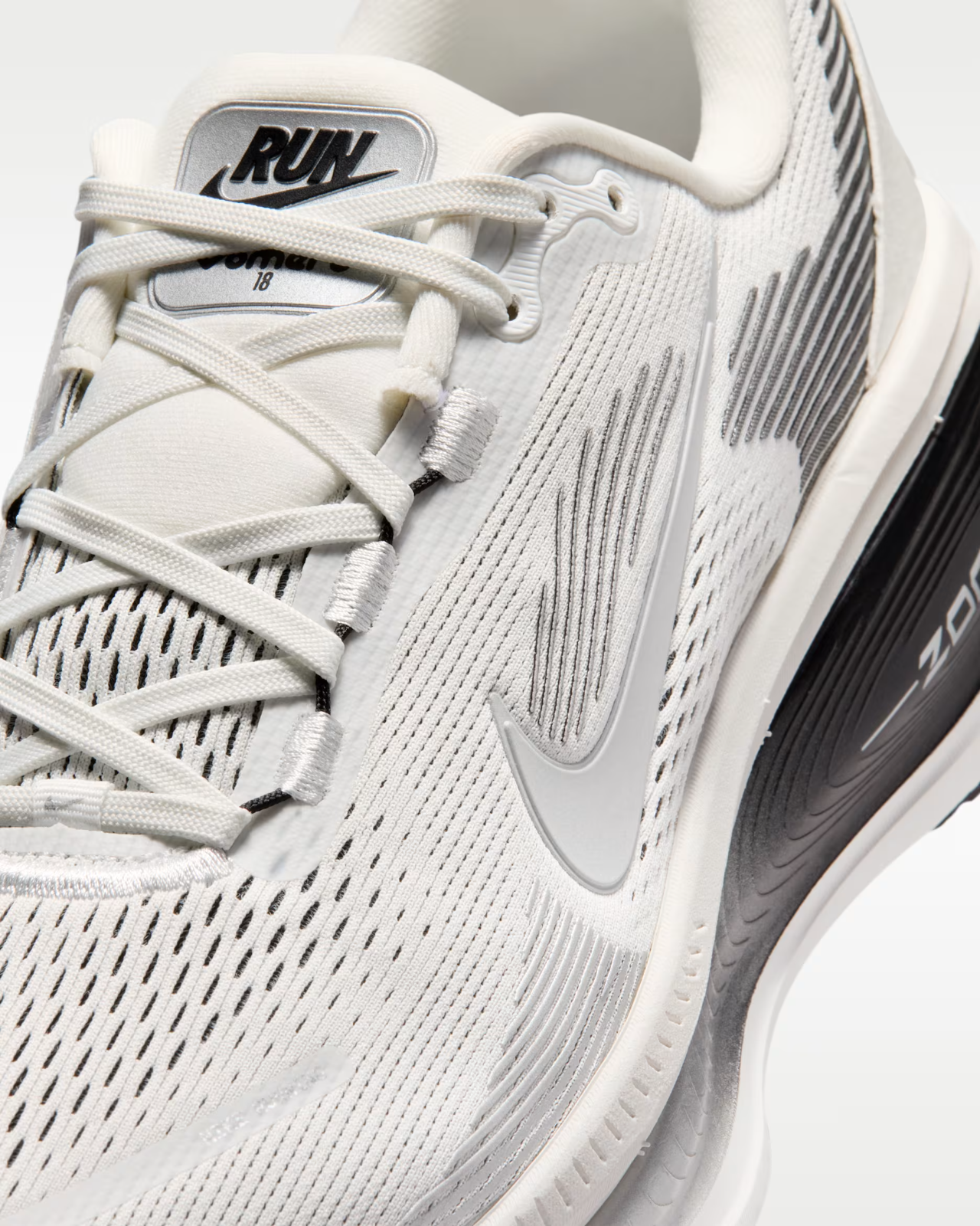 II7189-100 Nike Vomero 18 "Summit White/Black" (Men's)