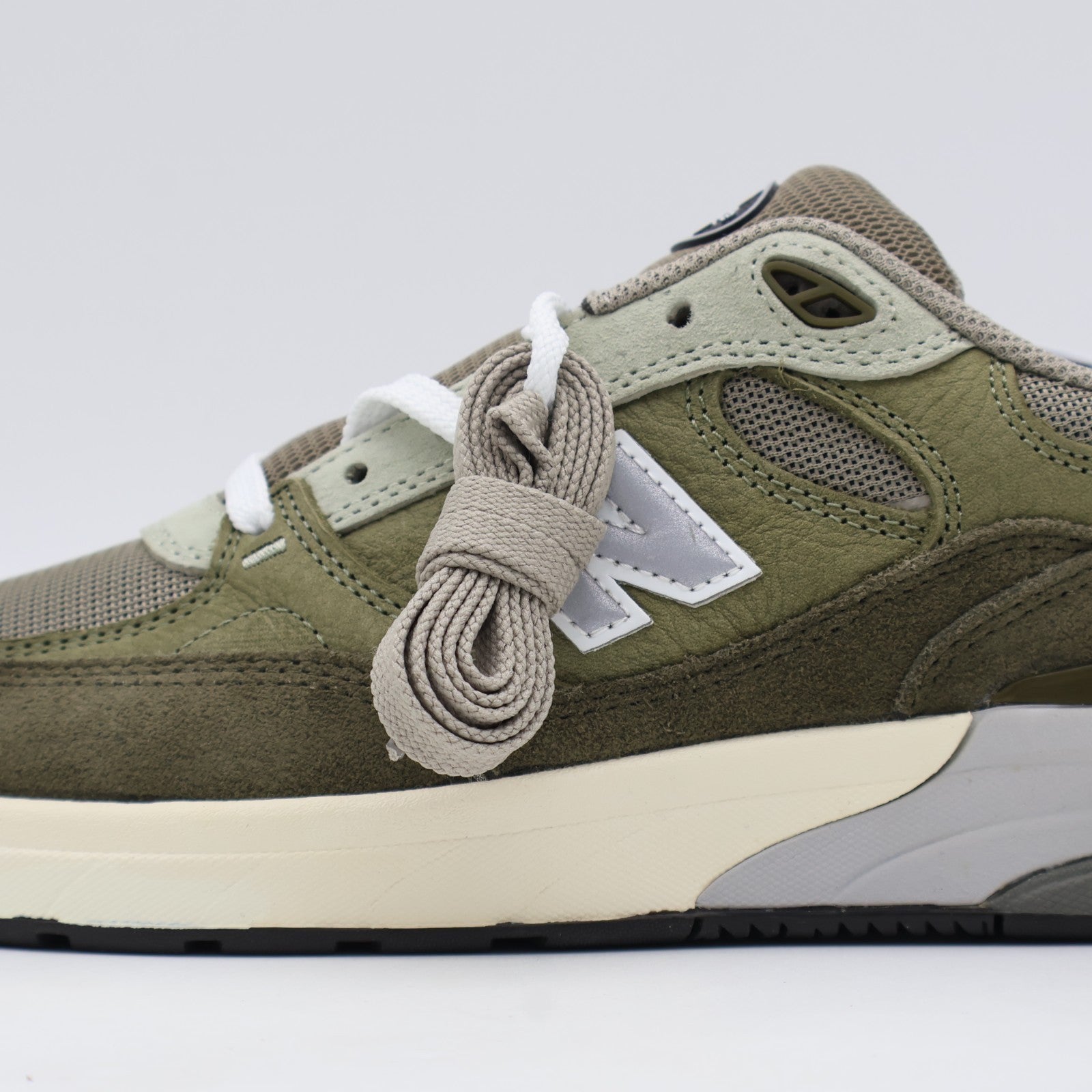 NM933JKL Andrew Reynolds Ã New Balance Numeric 933 Olive Olive (Men's)