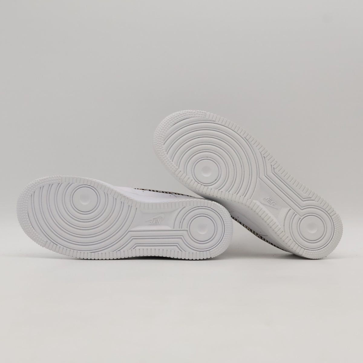 DZ2709-100 Nike WMNS Air Force 1 Low United in Victory White