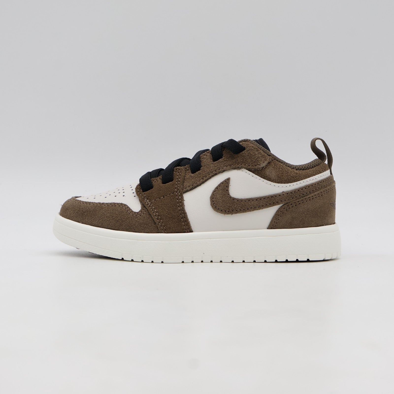 DR9748-200 Nike PS Jordan 1 Low Alt "Palomino/Phantom"