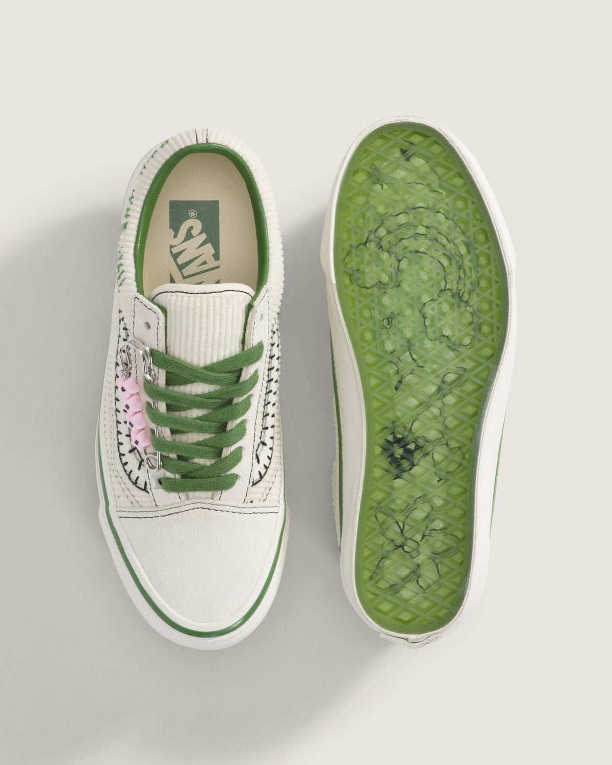 VN000EGYCRM VANS PREMIUM OLD SKOOL CHARMS CREAM (Men's)