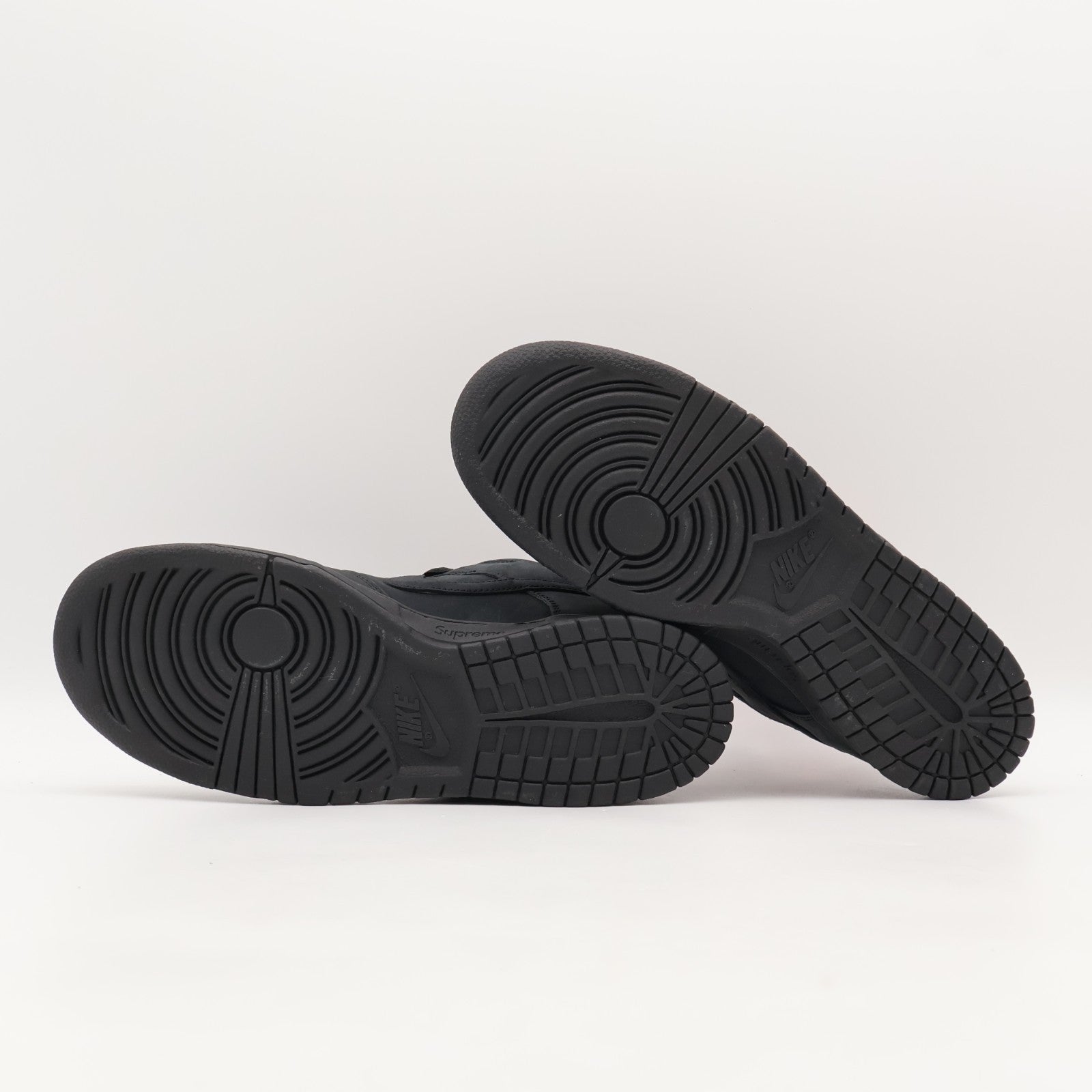 HQ8487-001 Supreme Nike SB Dunk Low Black (25FW Week2) (Men's)