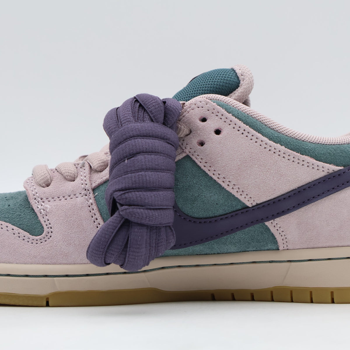 HQ1625-300 Nike SB Dunk Low Pro "Mineral Slate/Particle Rose"