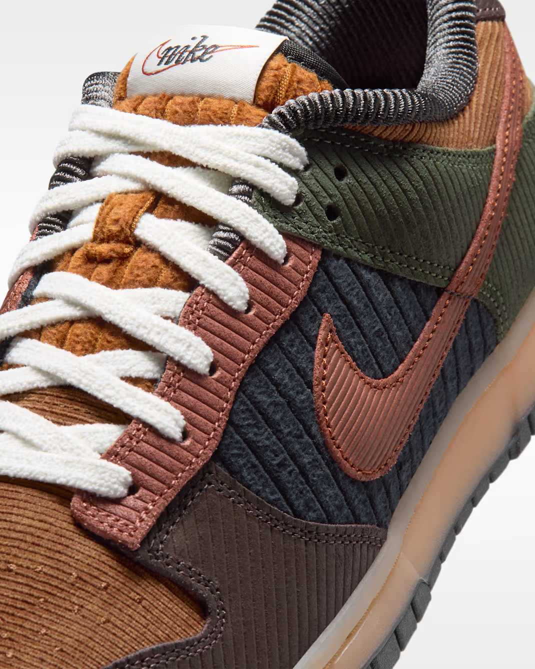 IB7746-201 Nike Dunk Low Retro PRM "Light British Tan/Corduroy" (Men's)