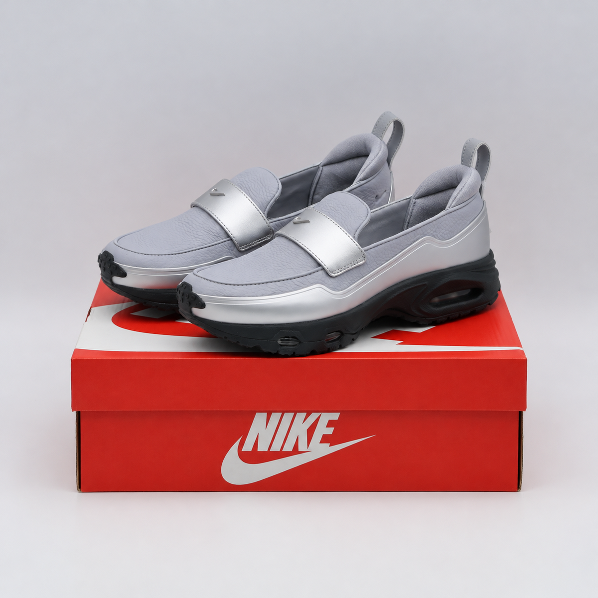 IV4690-099 Nike  Air Max Phenomena Wolf GreySilver (Women's)